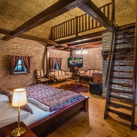 科拉科瓦尼城堡酒店