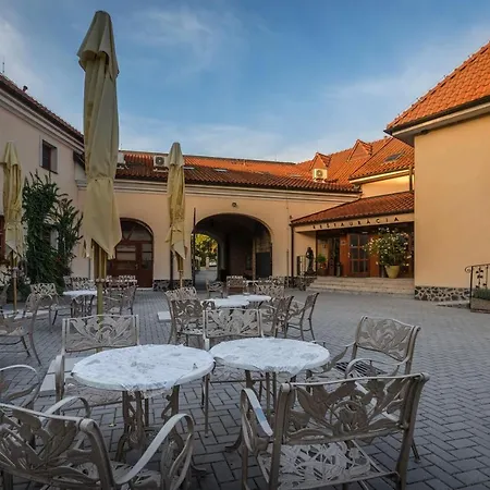 科拉科瓦尼城堡酒店 酒店 Krakovany