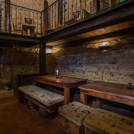 科拉科瓦尼城堡酒店